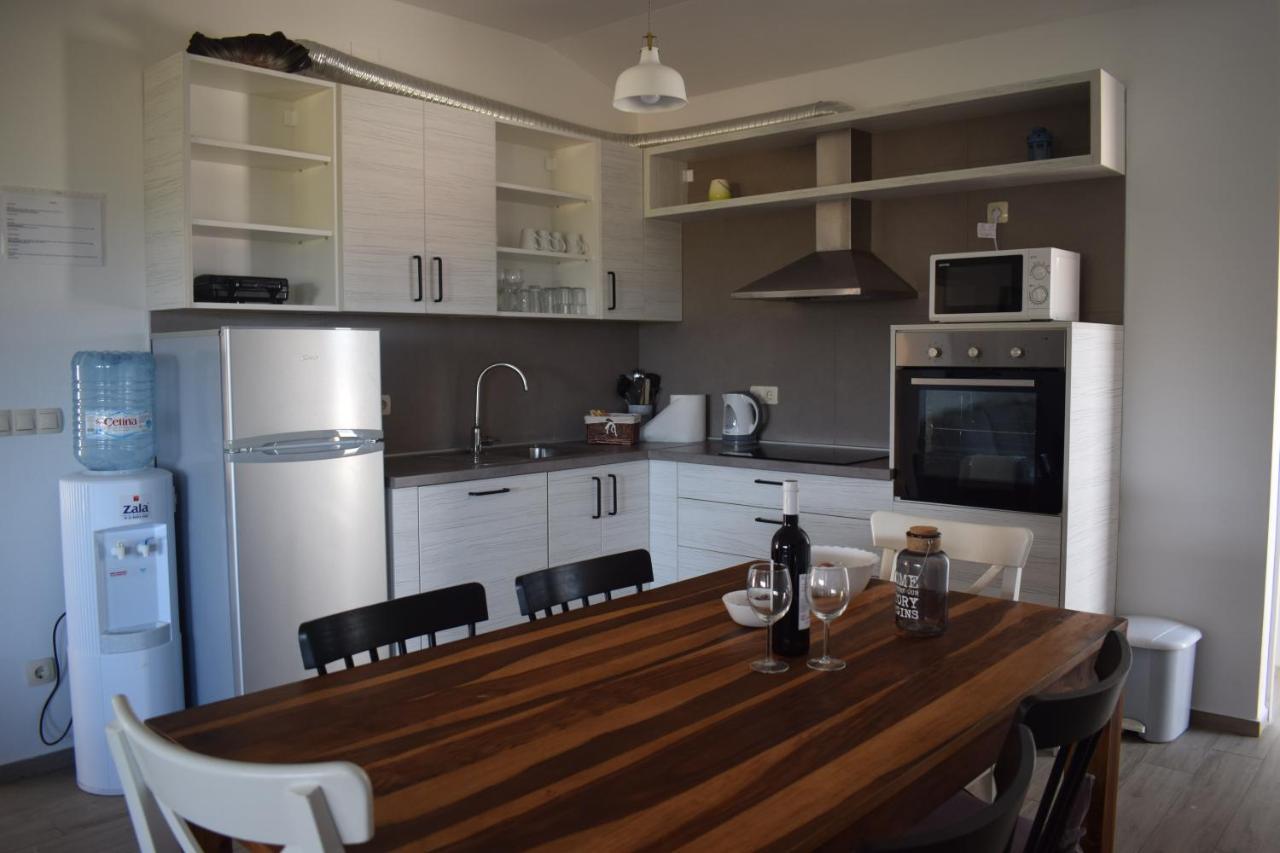 Apartments Mondo Вир Екстер'єр фото
