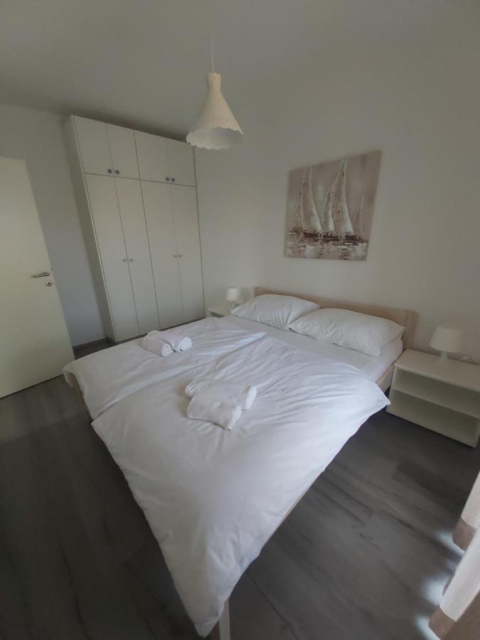 Apartments Mondo Вир Екстер'єр фото